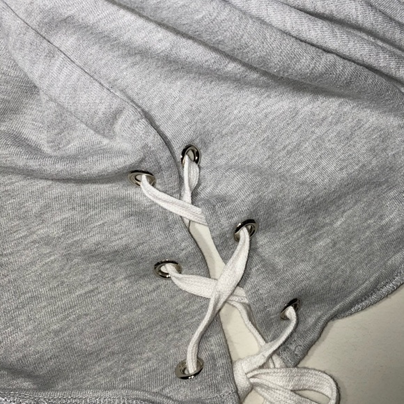 Wlkn Crop-Top With Lace Sides - Picture 3 of 4